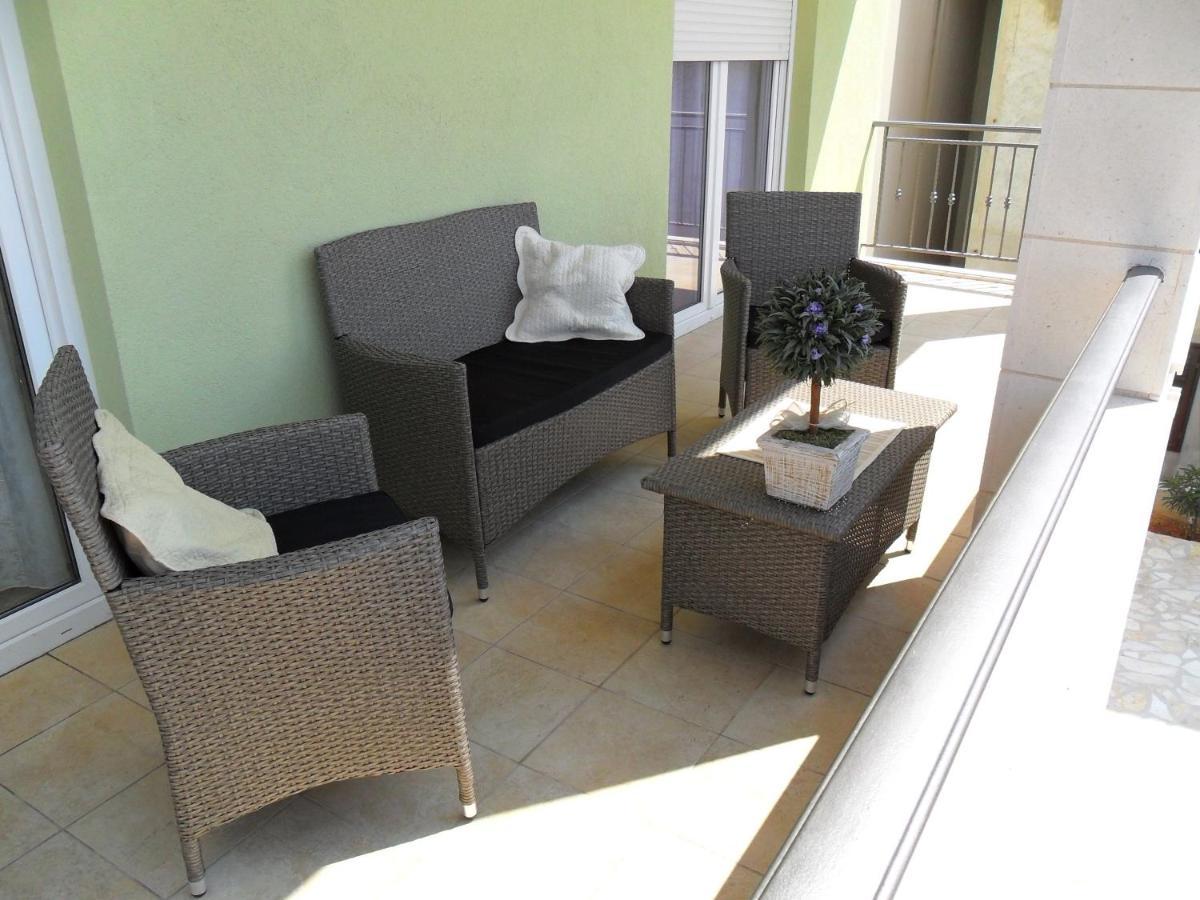 Apartments Maras Primosten Exterior photo