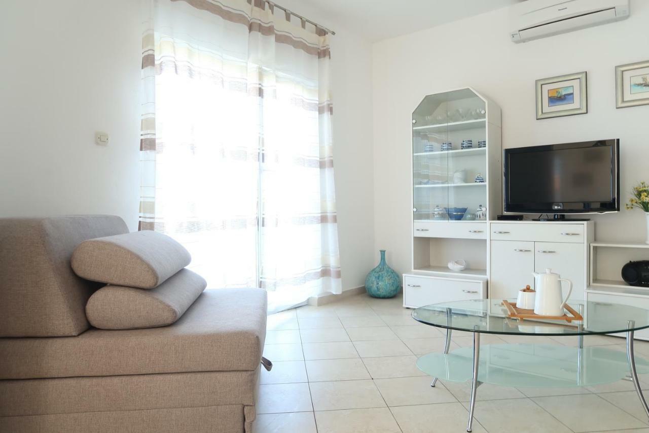 Apartments Maras Primosten Exterior photo