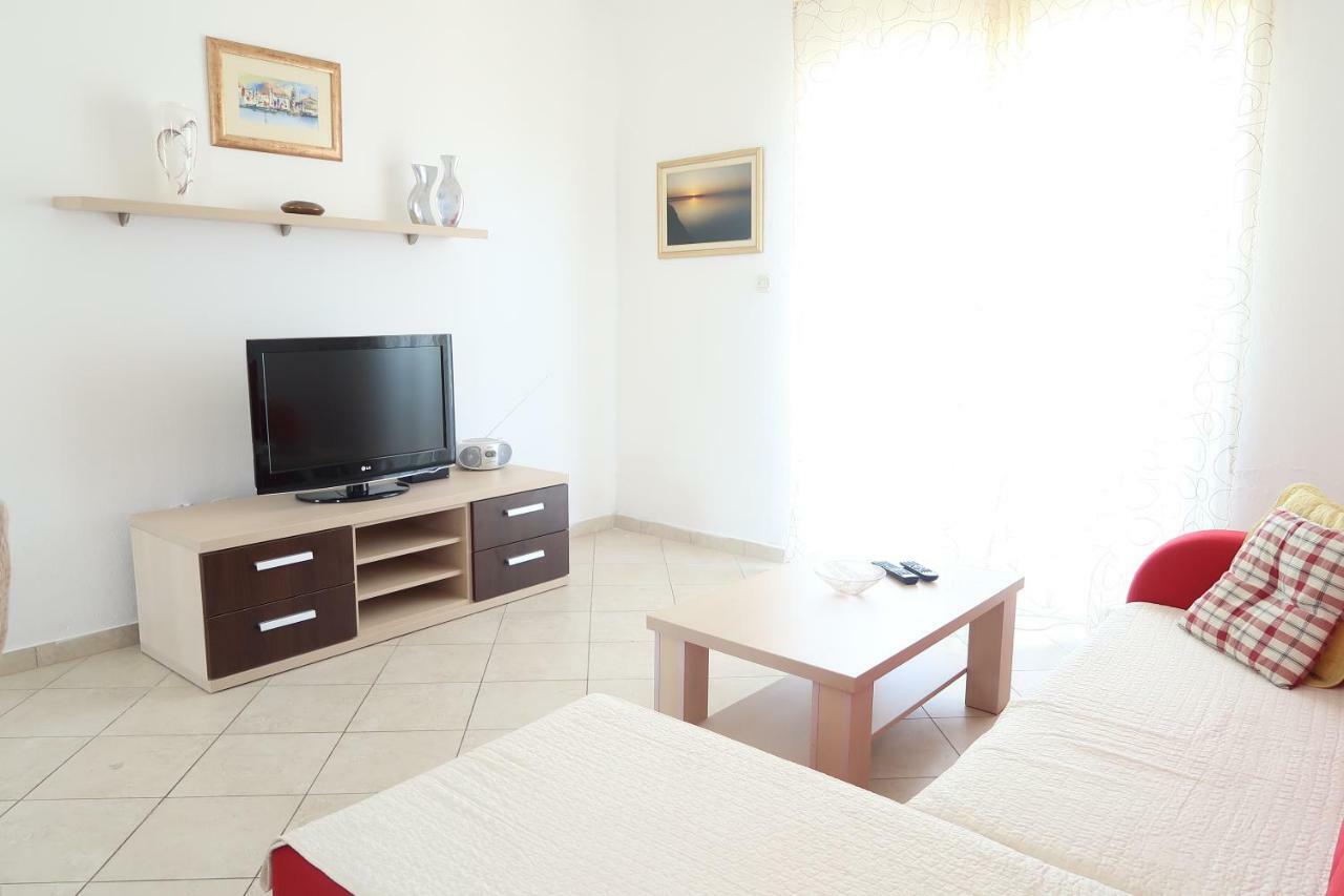 Apartments Maras Primosten Exterior photo