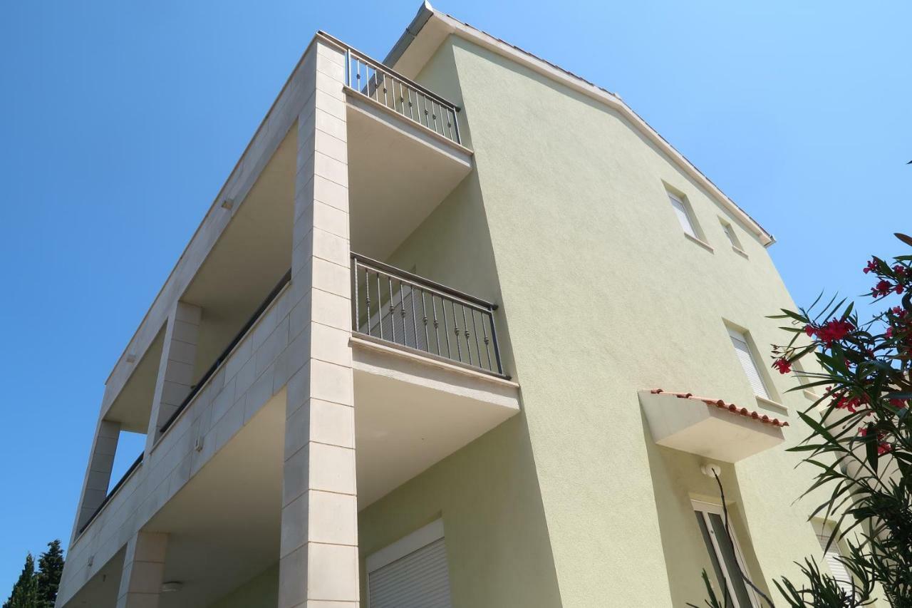 Apartments Maras Primosten Exterior photo