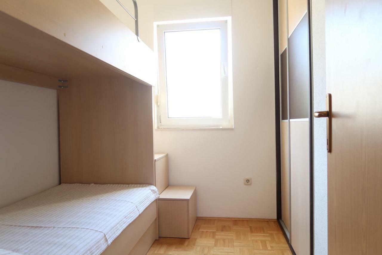 Apartments Maras Primosten Exterior photo