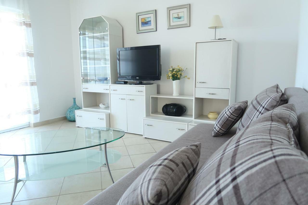 Apartments Maras Primosten Exterior photo