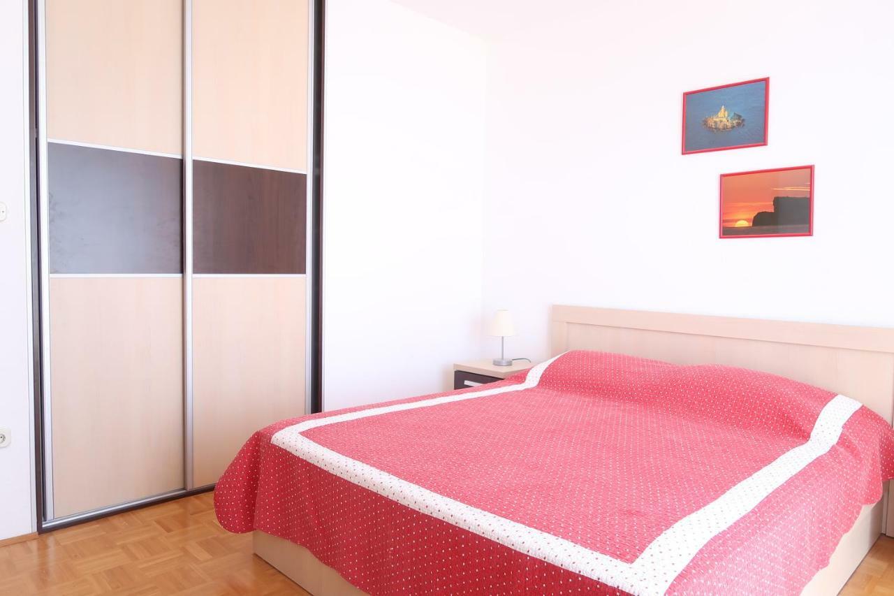 Apartments Maras Primosten Exterior photo