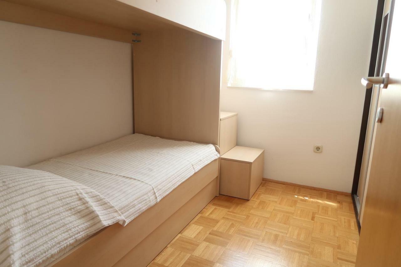 Apartments Maras Primosten Exterior photo