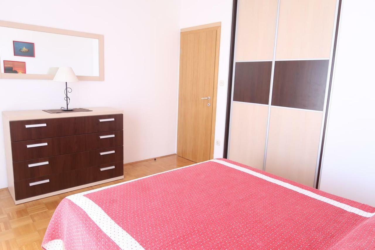 Apartments Maras Primosten Exterior photo